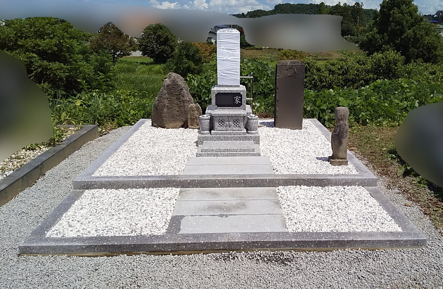 弘前市宮地墓地にてリフォームしたお墓が完成しました。